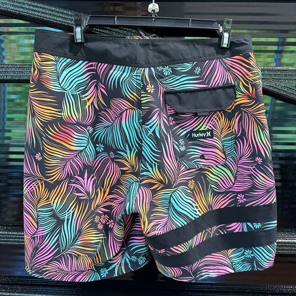 Hurley Block Party 18" Multicolor Boardshort - Picture 2 of 2